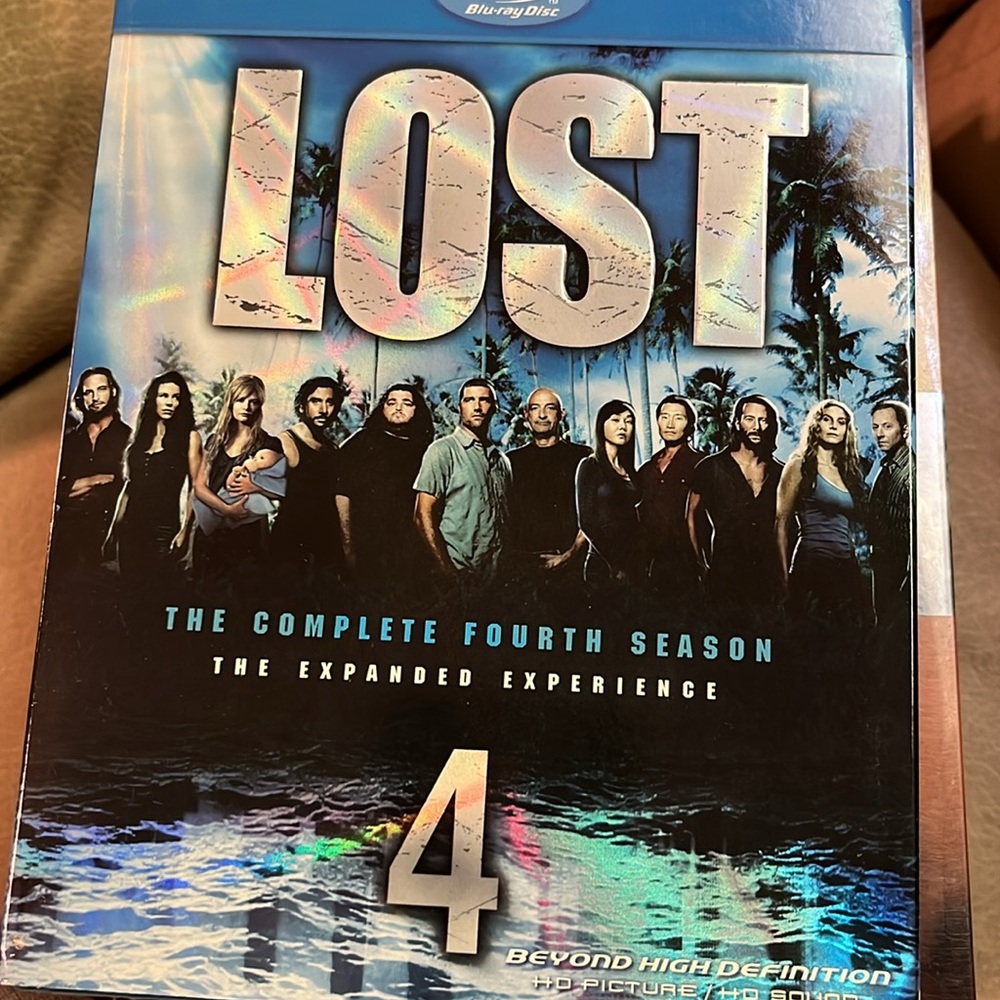 Lost: The Complete First Season DVD and Blu-ray Set - Picture 4 of 8